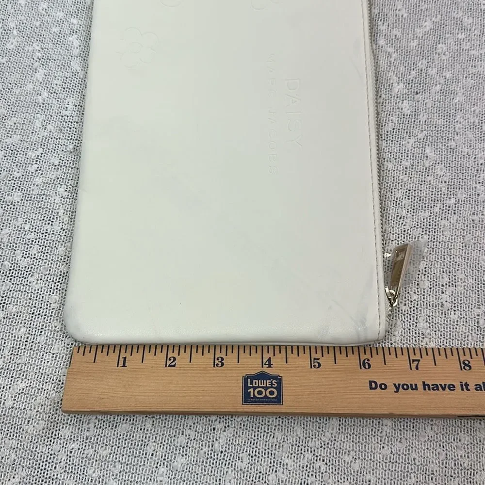 MARC JACOBS Daisy White Leather Makeup Cosmetic Pouch Travel Bag